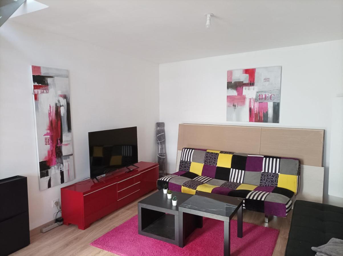 Petite Maison Agreable Pour 6 Voyageurs Apartment Bogny-sur-Meuse Bagian luar foto