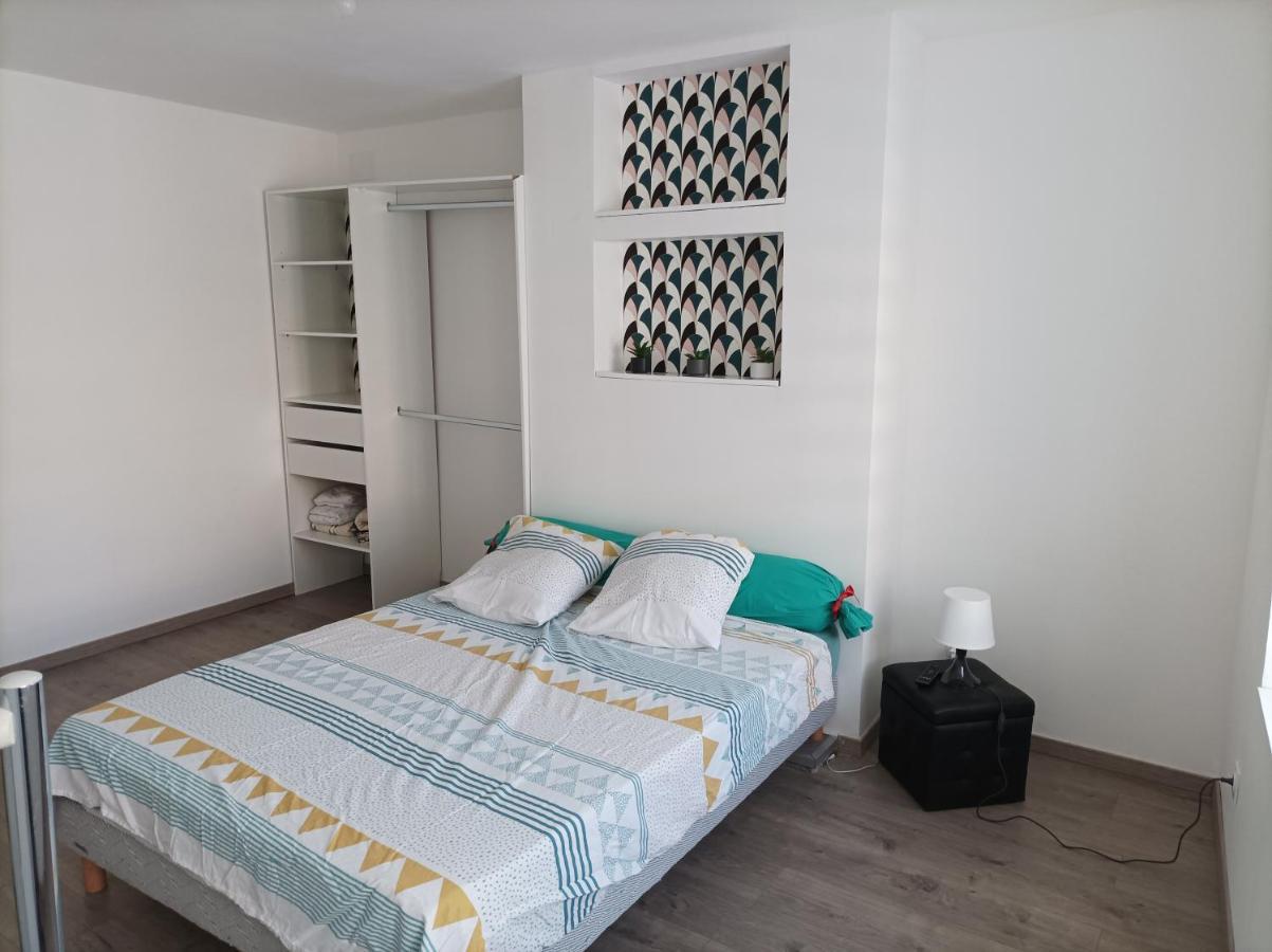 Petite Maison Agreable Pour 6 Voyageurs Apartment Bogny-sur-Meuse Bagian luar foto